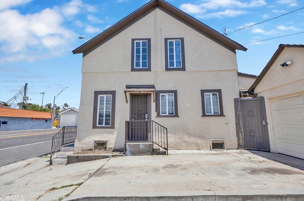 1732 Pacific Coast Hwy, Long Beach CA  90806-5830 exterior