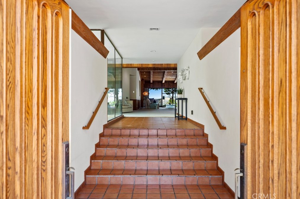 23935 Park Belmonte, Calabasas, CA 91302-1610