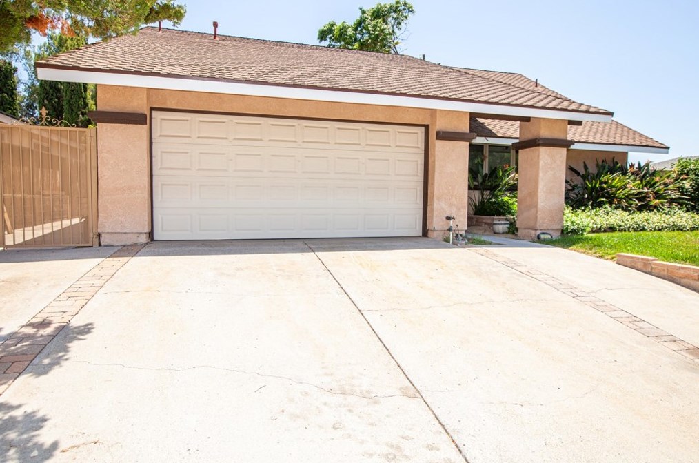 18902 Cabral St, Santa Clarita, CA 91351-1225