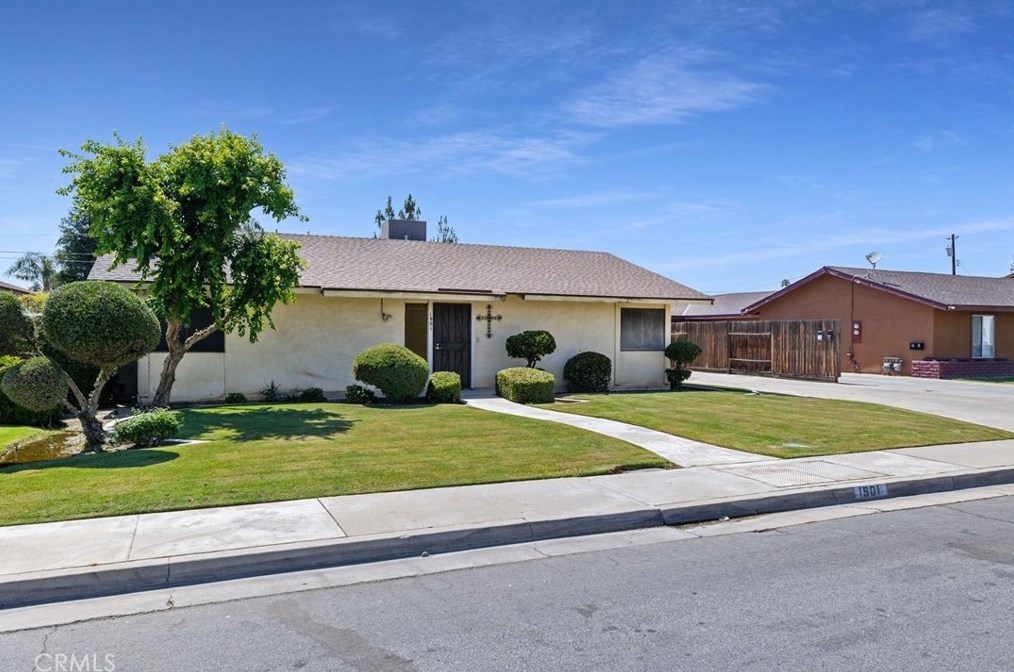 1901 Canter Way, Bakersfield, CA 93309-4710