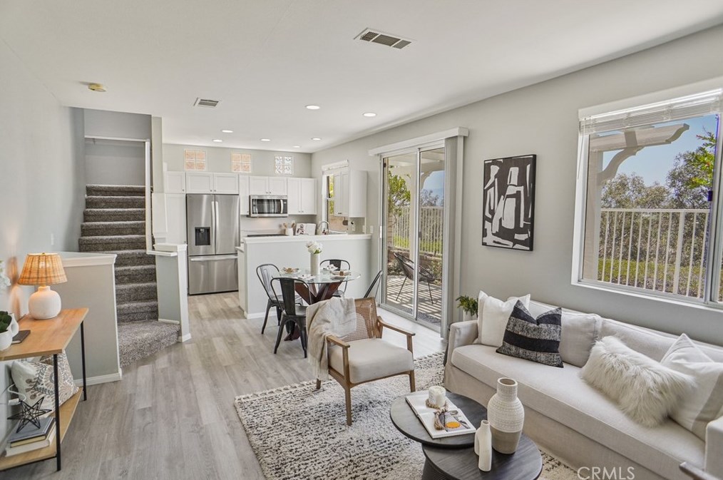 27911 Crown Court Cir, Santa Clarita, CA 91354-1416