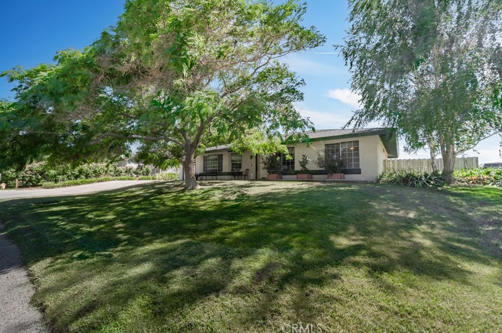 36903 Littlerock Ranchos Rd, Juniper Hills, CA 93543-1945