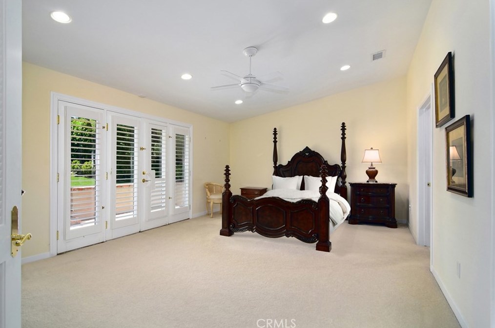 19542 Greenbriar Dr, Los Angeles CA  91356-5423 exterior