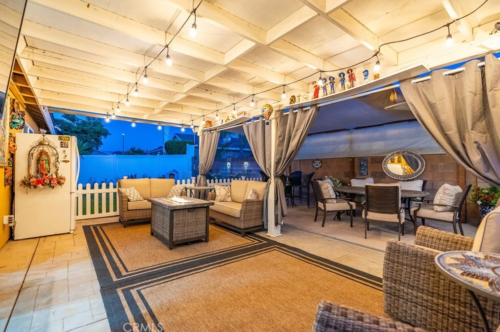 20216 Lakemore Dr, Santa Clarita, CA 91351-1068
