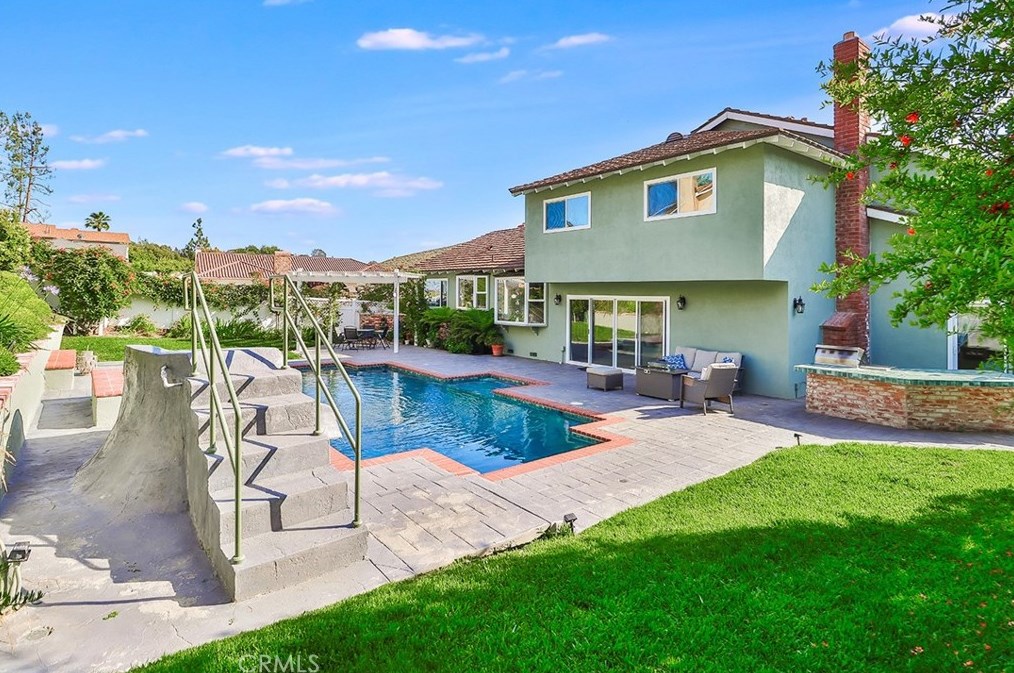 2506 Ciro Ave, Thousand Oaks CA 91360-1601 exterior