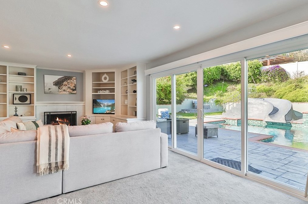 2506 Ciro Ave, Thousand Oaks CA 91360-1601 exterior