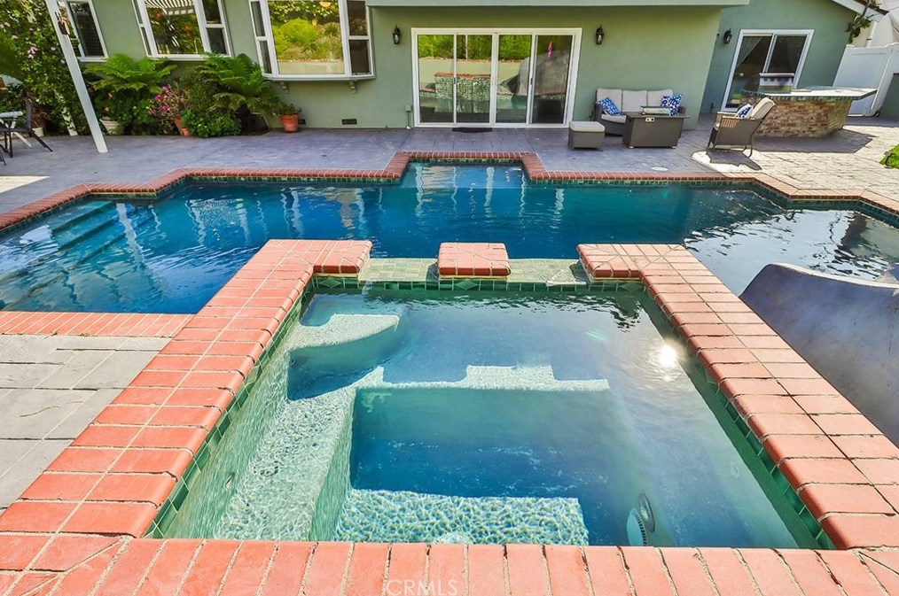 2506 Ciro Ave, Thousand Oaks CA 91360-1601 exterior