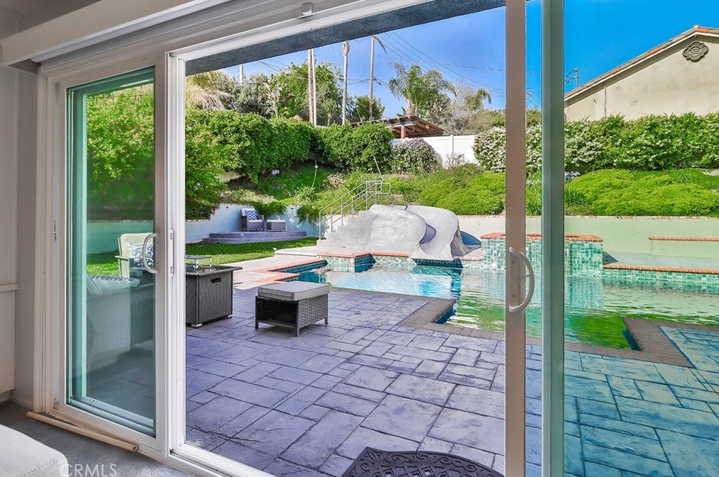 2506 Ciro Ave, Thousand Oaks CA 91360-1601 exterior