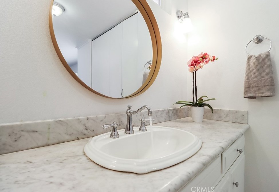 2506 Ciro Ave, Thousand Oaks CA 91360-1601 exterior