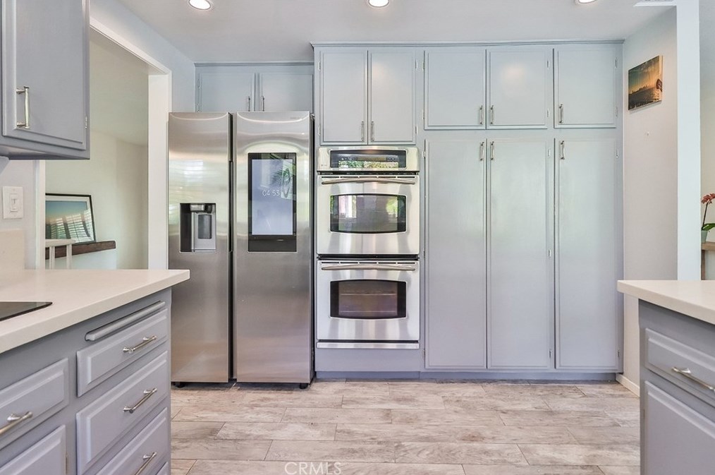 2506 Ciro Ave, Thousand Oaks CA 91360-1601 exterior