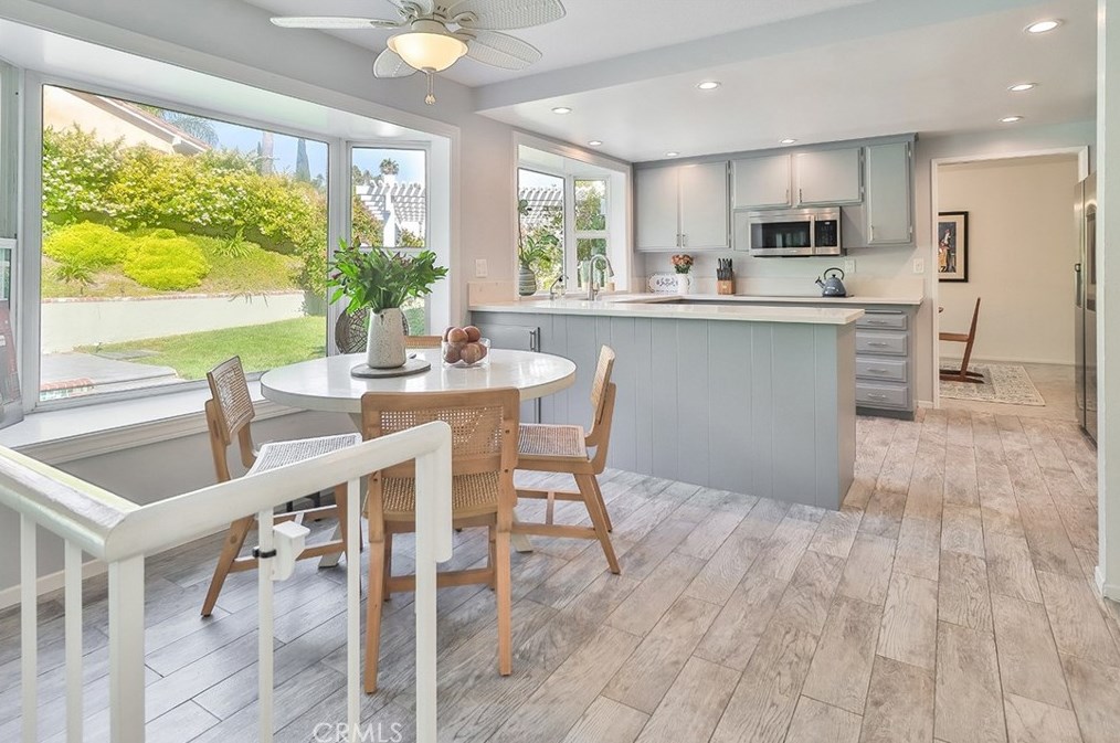 2506 Ciro Ave, Thousand Oaks CA 91360-1601 exterior