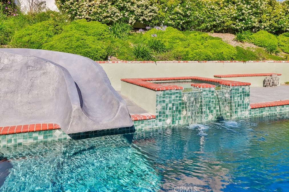 2506 Ciro Ave, Thousand Oaks CA 91360-1601 exterior