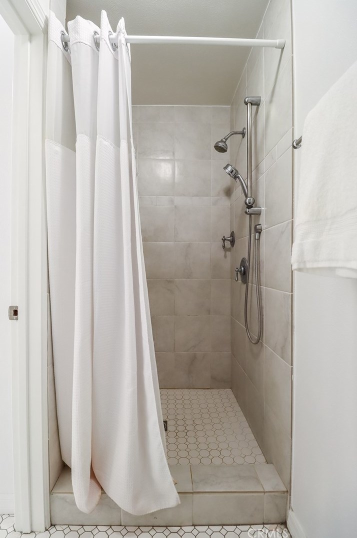 2506 Ciro Ave, Thousand Oaks CA 91360-1601 exterior