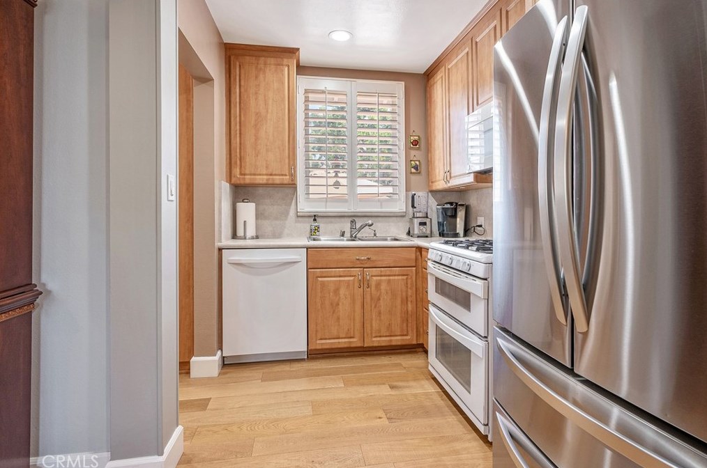 163 Flittner Cir, Thousand Oaks CA  91360-5903 exterior