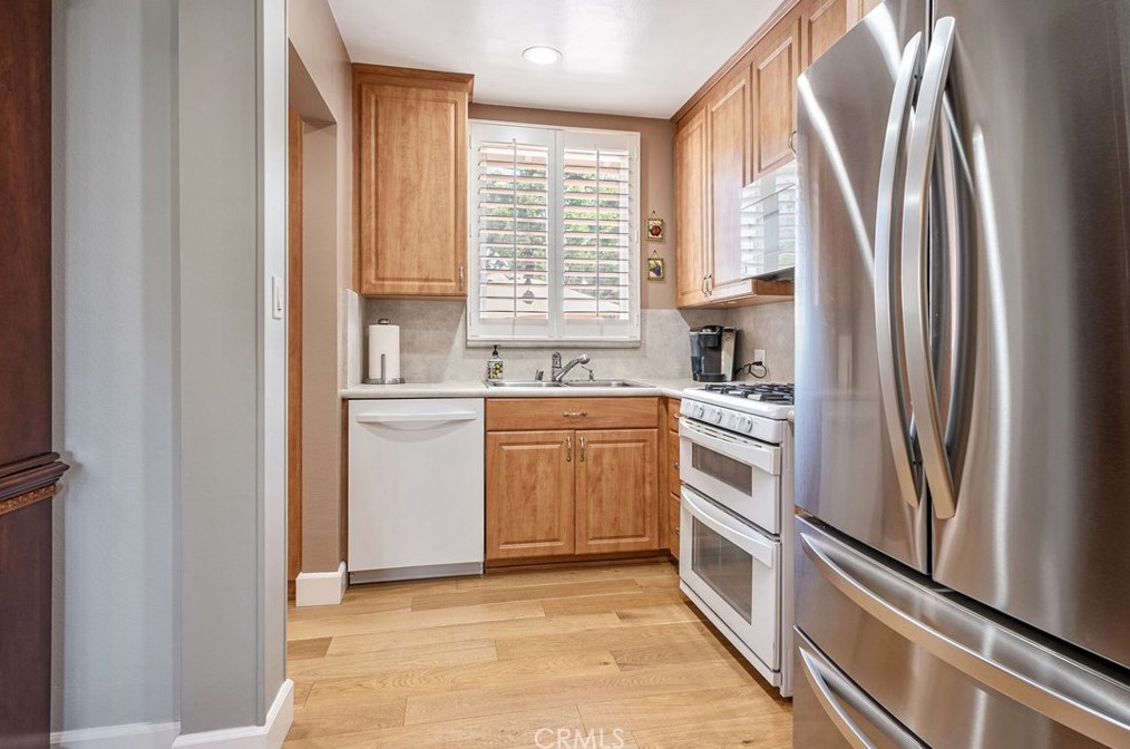 163 Flittner Cir, Thousand Oaks CA  91360-5903 exterior
