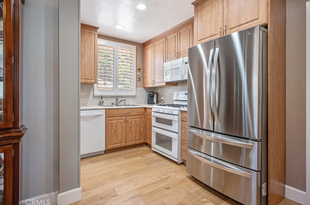 163 Flittner Cir, Thousand Oaks CA  91360-5903 exterior