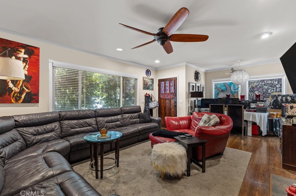 5445 Simpson Ave, North Hollywood, CA 91607