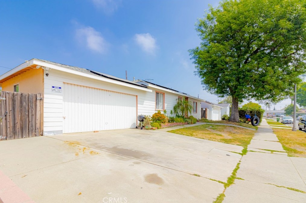 13505 Muscatine St, Los Angeles, CA 91331-6304