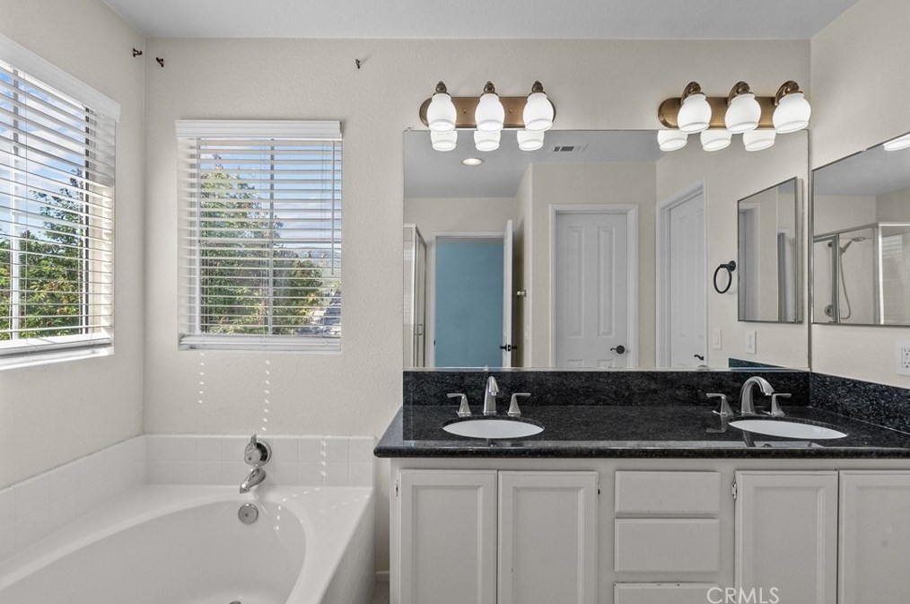25507 Crockett Ln, Santa Clarita CA  91381-1633 exterior