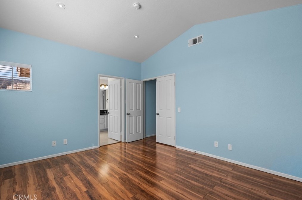 25507 Crockett Ln, Santa Clarita CA  91381-1633 exterior