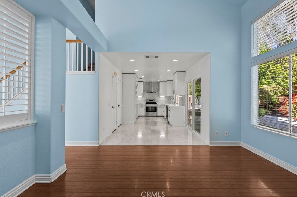 25507 Crockett Ln, Santa Clarita CA  91381-1633 exterior
