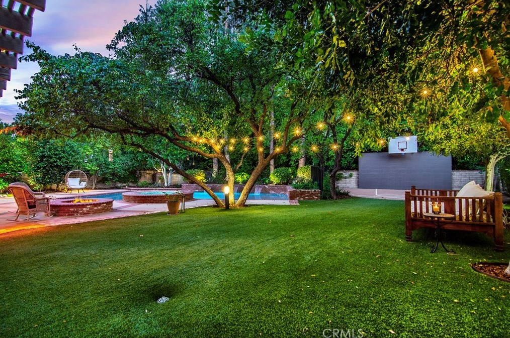 6055 Macadam Ct, Calabasas, CA 91301