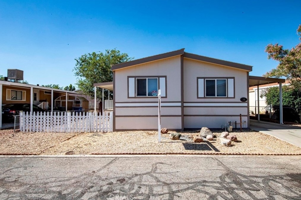 2105 Windflow Dr #57, Tropico Village, CA 93560