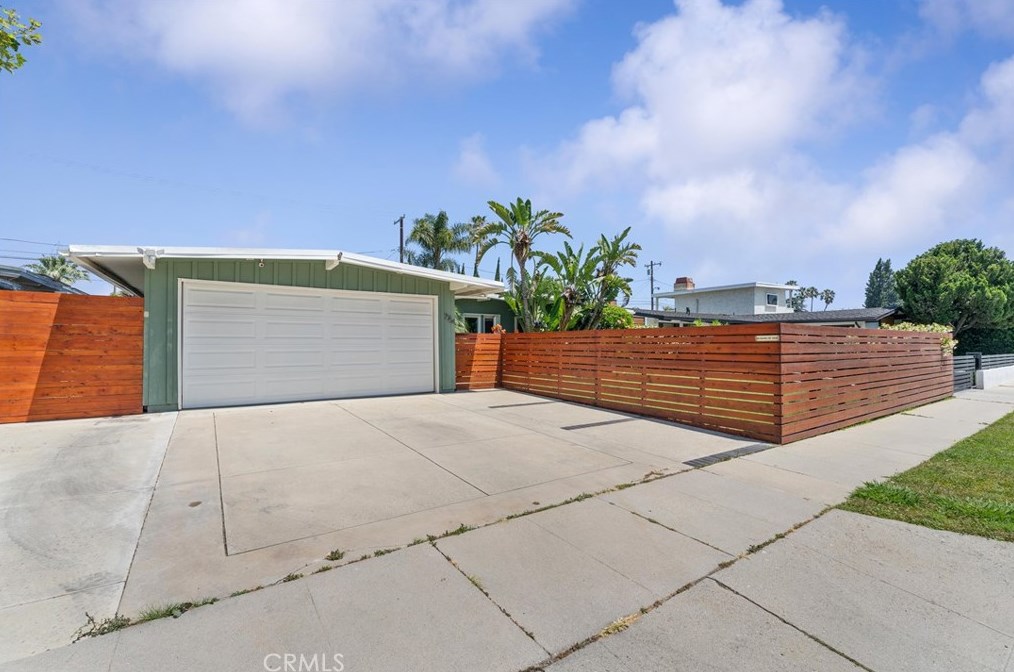 7754 Yarmouth Ave, Los Angeles, CA 91335