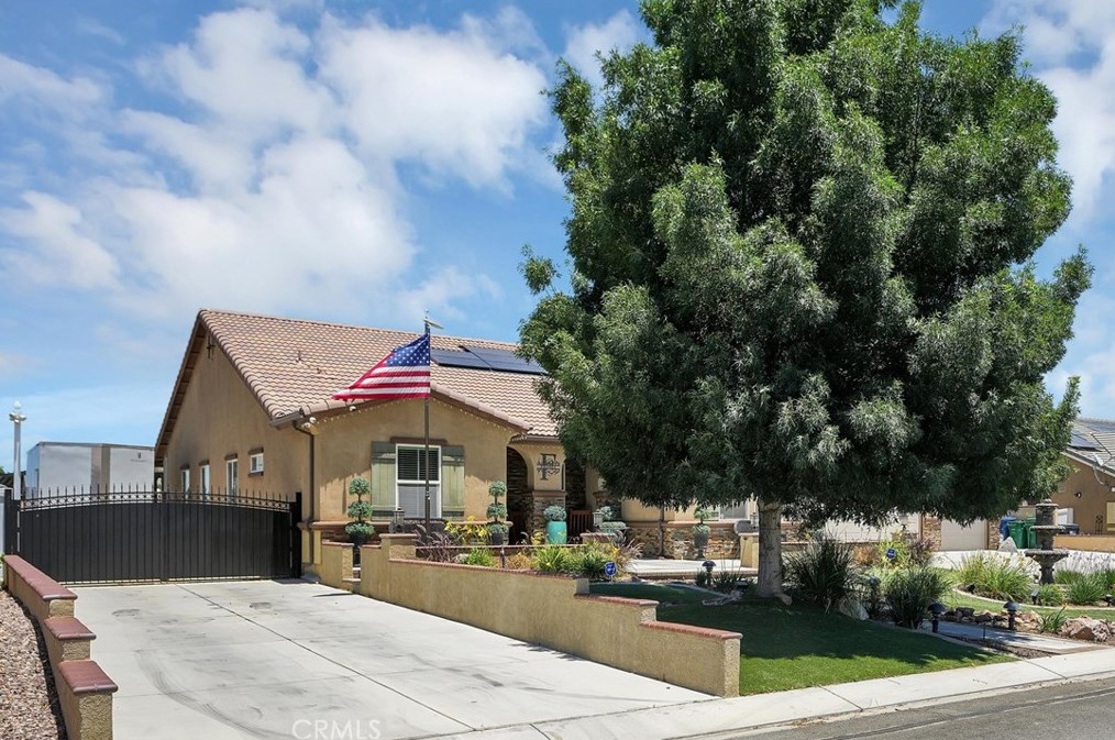 1635 Whitlatch Dr, Lancaster, CA 93535-2978