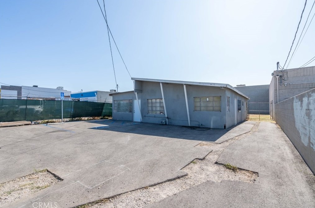 7033 Valjean, Van Nuys, CA 91406