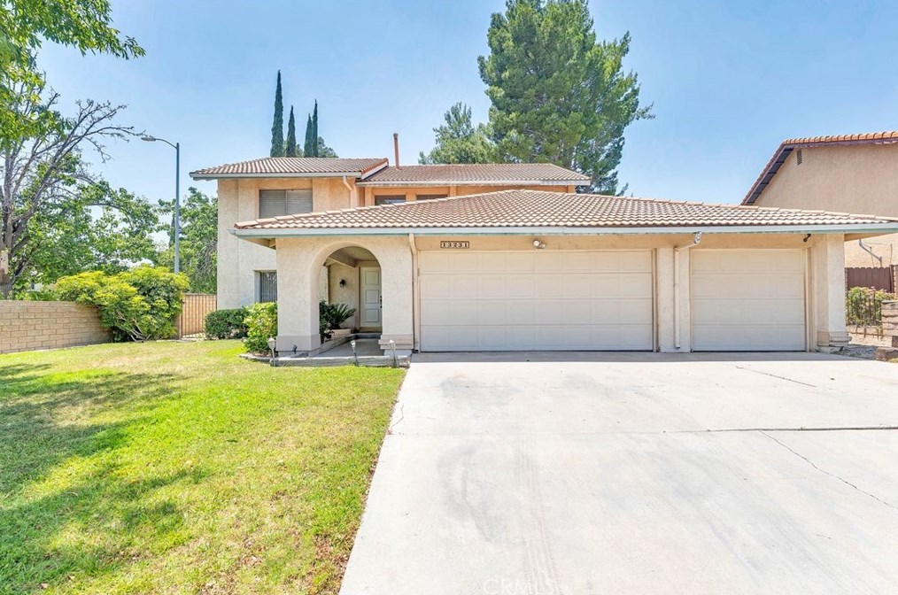 13231 Constable Ave, San Fernando, CA 91344