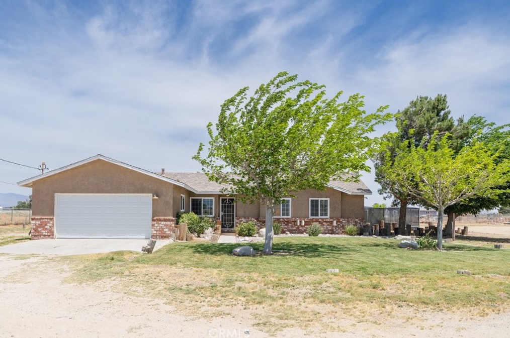 7825 W Ave F, Lancaster, CA 93536