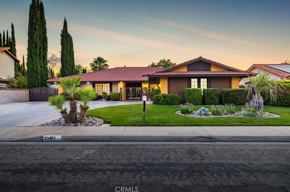 43463 Sierra Vista Dr, Lancaster, CA 93536