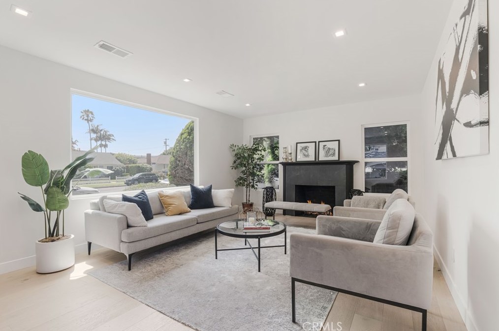 2476 Colby Ave, Los Angeles CA  90064-3004 exterior