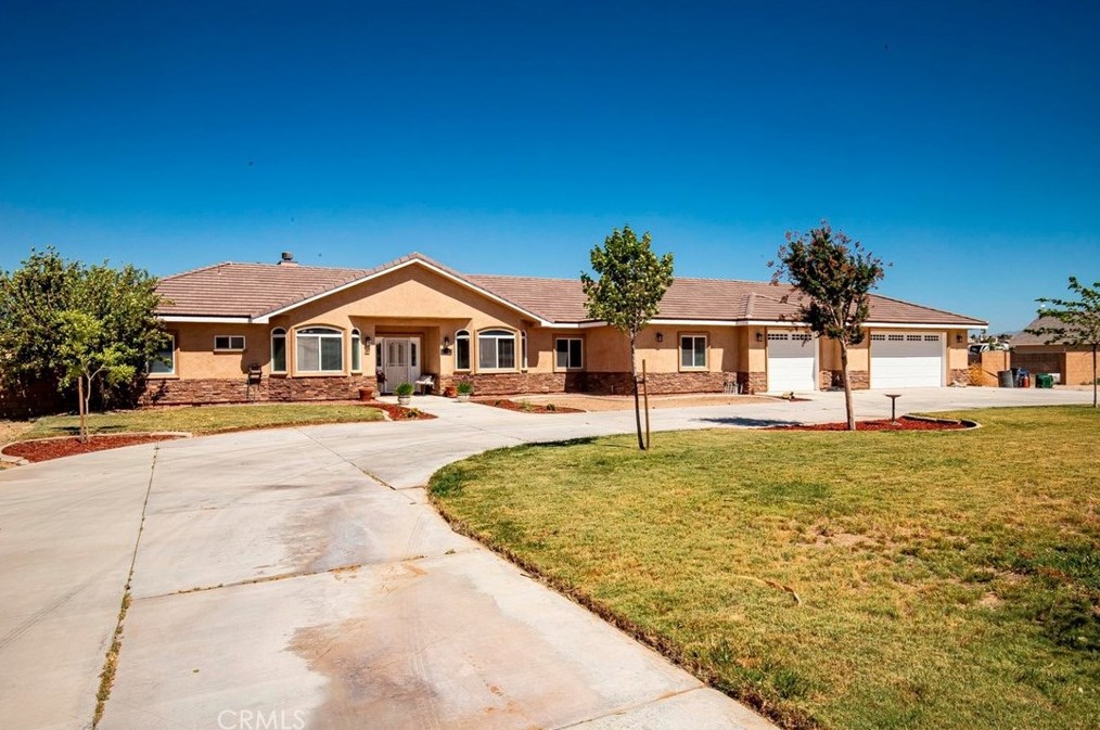 43944 Appaloosa Dr, Lancaster, CA 93536
