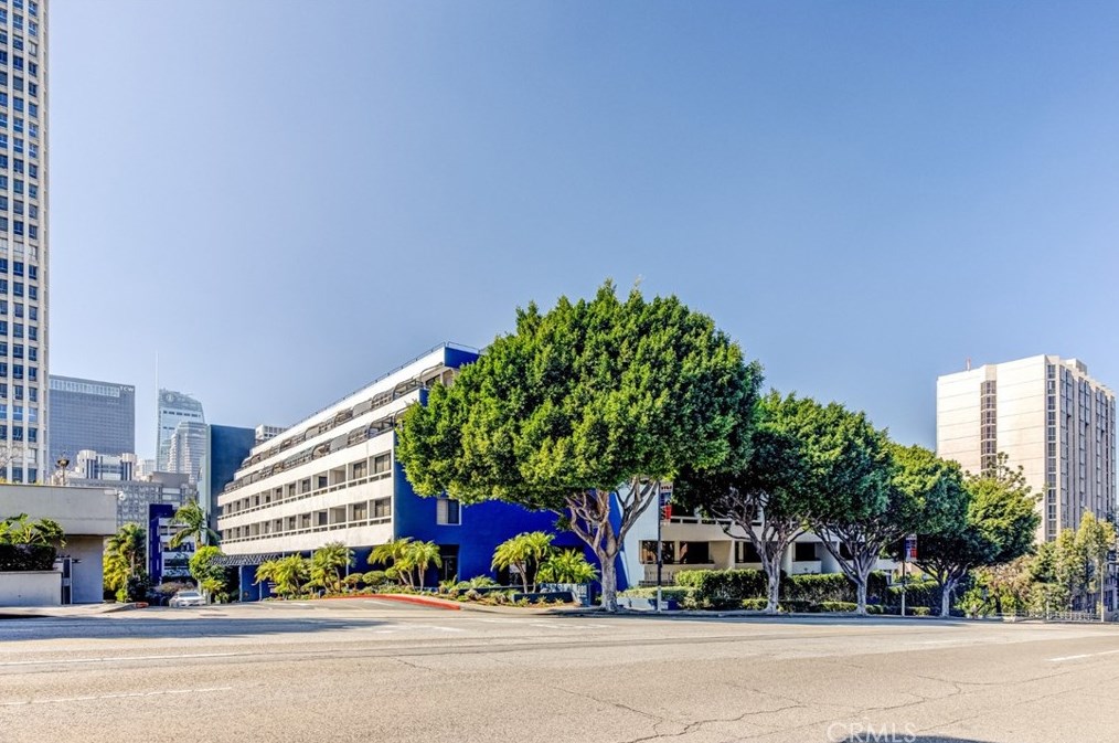880 1st St, Los Angeles CA  90012-2411 exterior