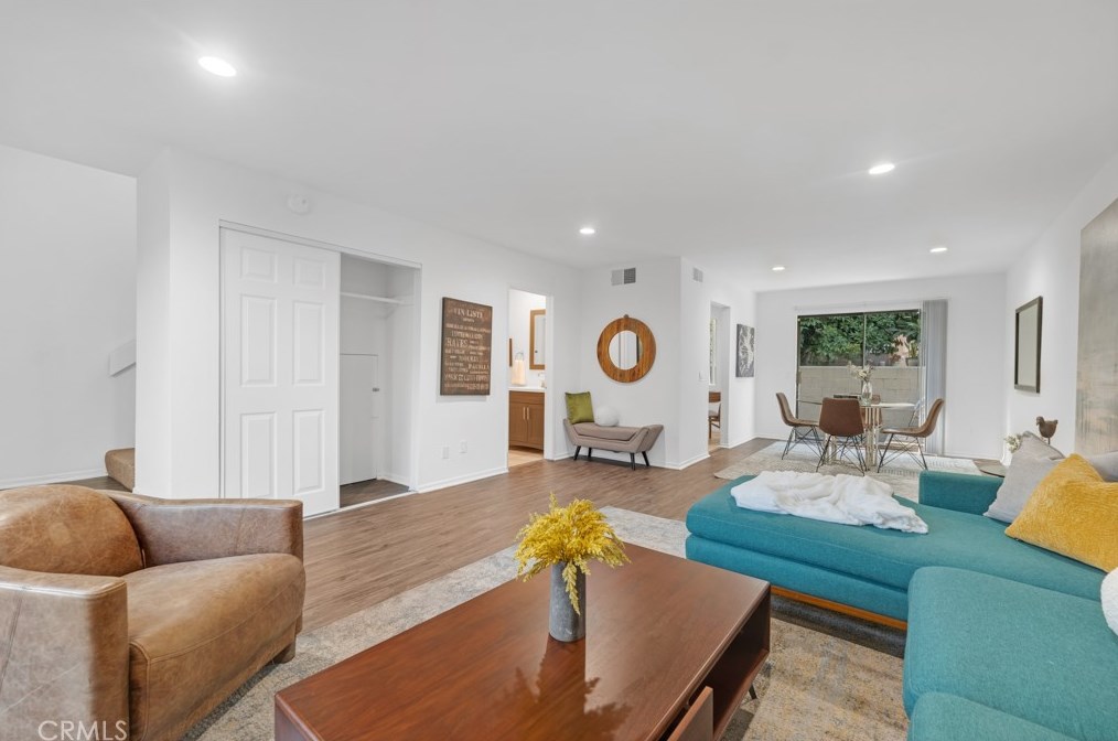 9047 Willis Ave #7, Van Nuys, CA 91402
