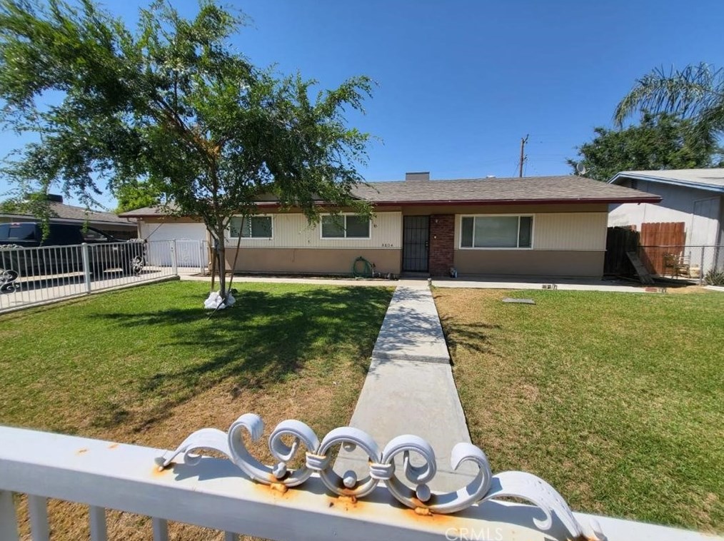 8804 Ponderosa Ave, Bakersfield, CA 93306