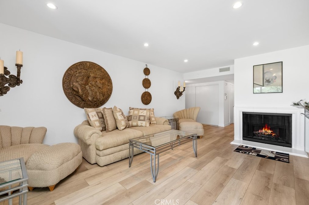 4748 Park Granada #255, Calabasas, CA 91302