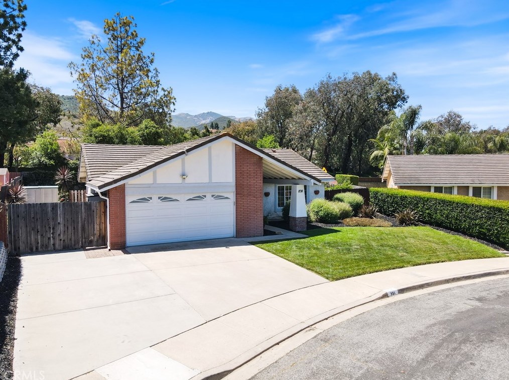 898 Maplewood Ave, Thousand Oaks, CA 91320