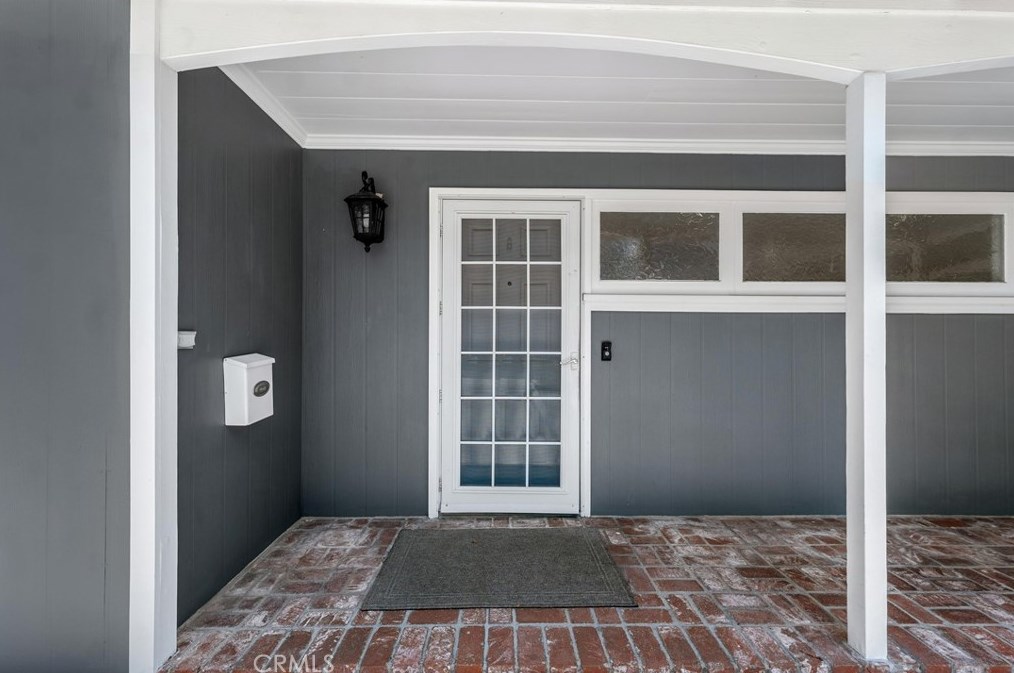 4552 Allott Ave, Van Nuys, CA 91423