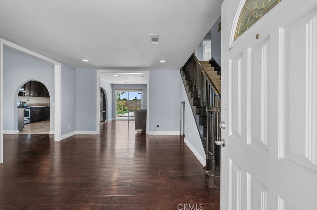 815 Lois Ln, Lancaster, CA 93535