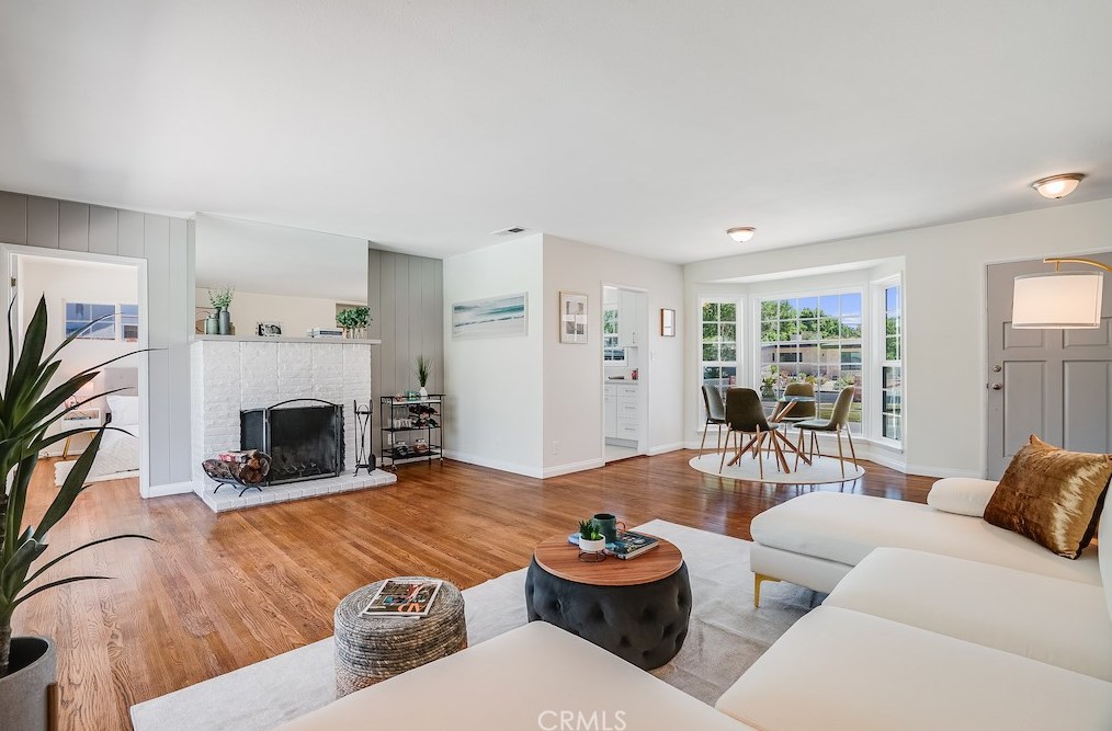 7327 Leescott Ave, Van Nuys, CA 91406