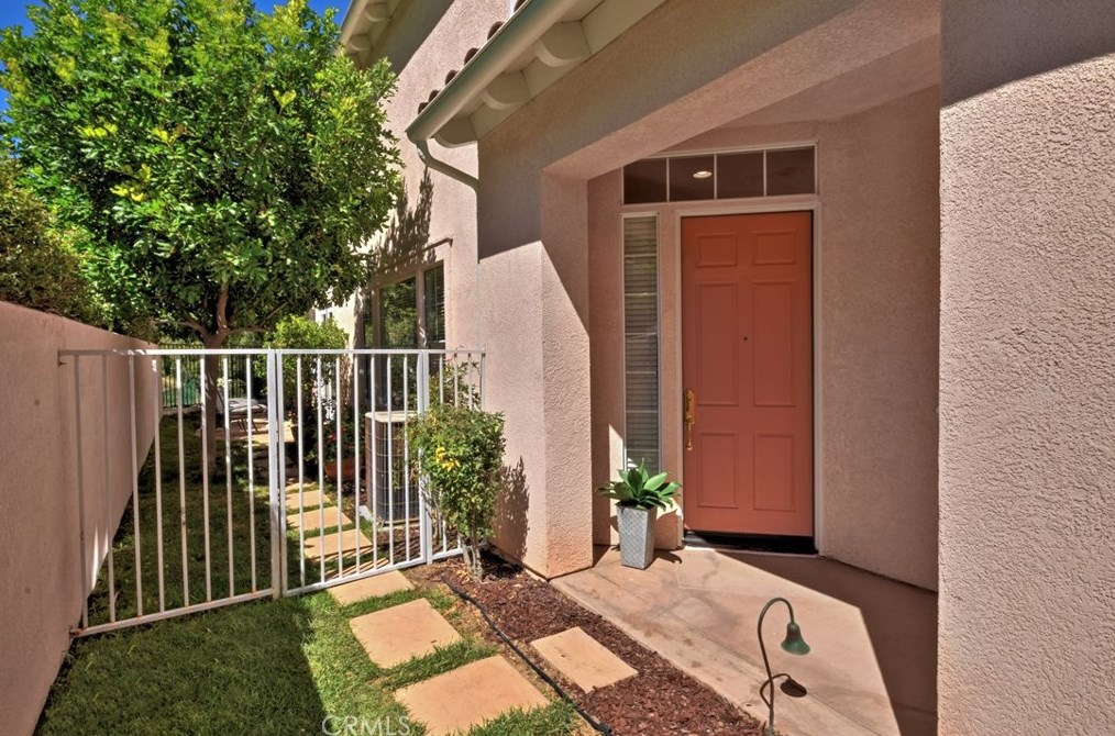3619 Calle Joaquin, Calabasas CA  91302-3072 exterior