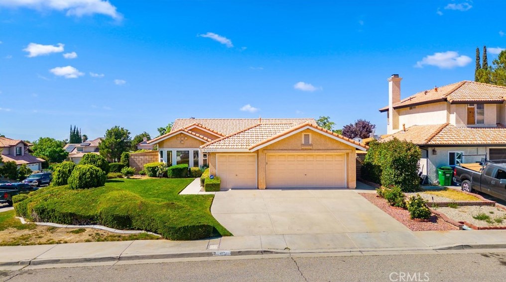 3031 Coyote Rd, Palmdale, CA 93550