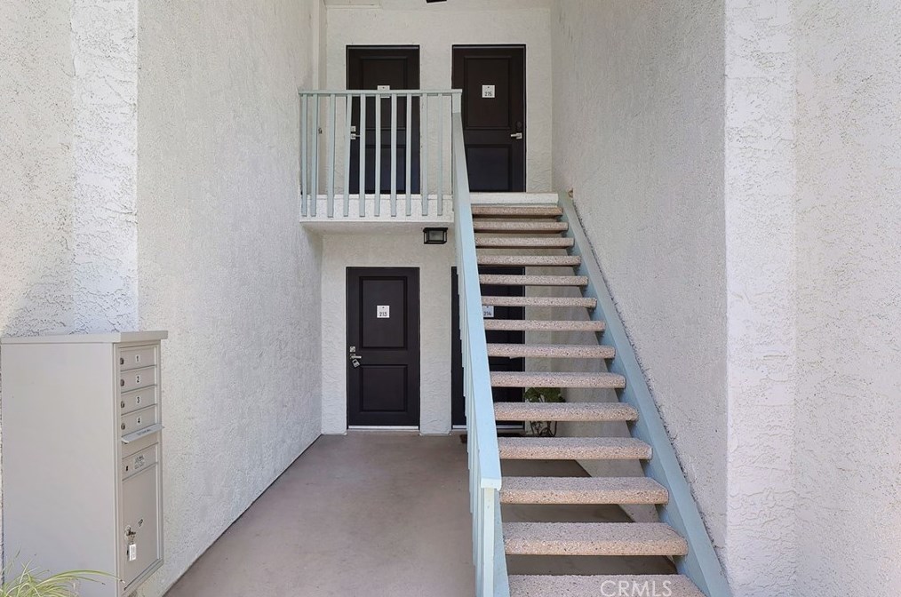4726 Park Granada #215, Calabasas, CA 91302