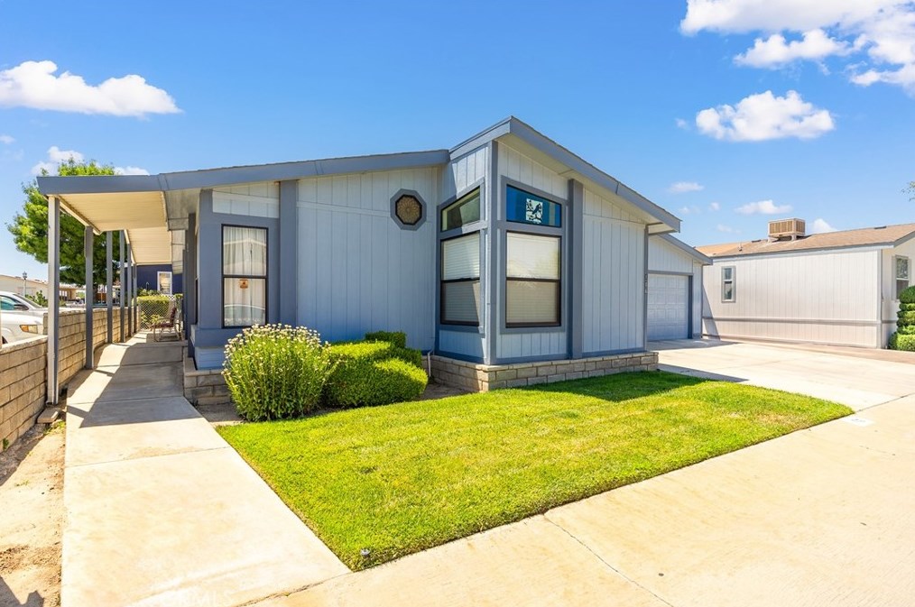 45465 25th St E #106, Lancaster, CA 93535