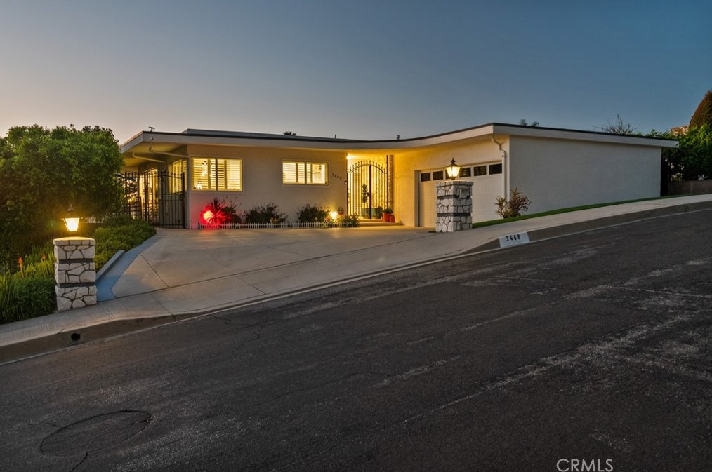 3460 Valley Meadow Rd, Van Nuys, CA 91403