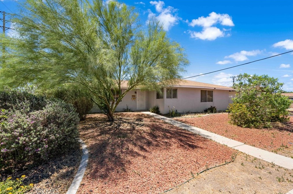 1002 W Ave J 9, Lancaster, CA 93534