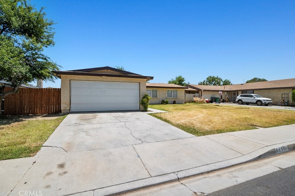 44322 Gingham Ave, Lancaster, CA 93535